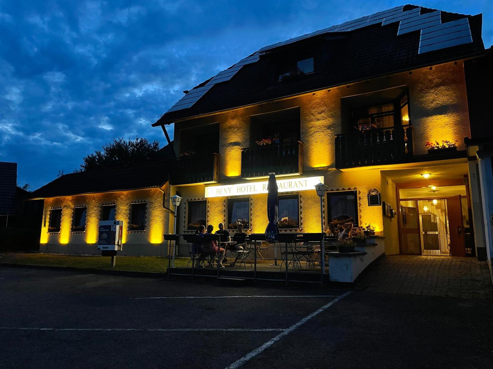 Beny Hotel Restaurant Hertingen Buitenkant foto