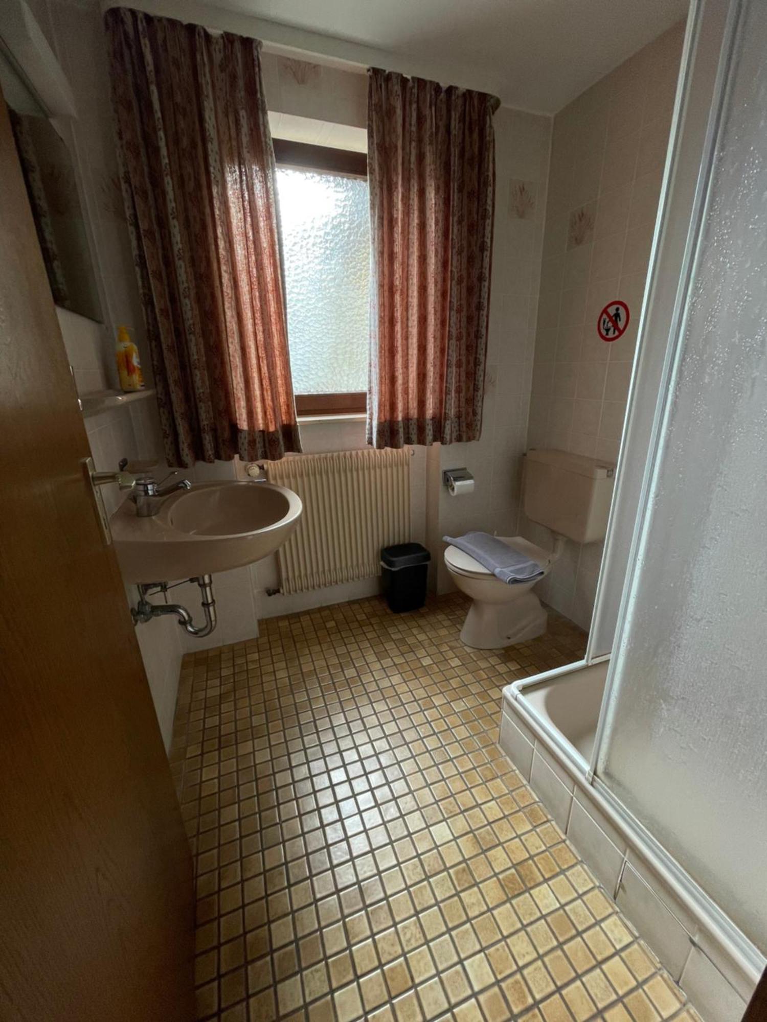 Beny Hotel Restaurant Hertingen Buitenkant foto